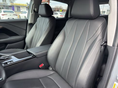 Certified 2025 Acura ADX Base image 12