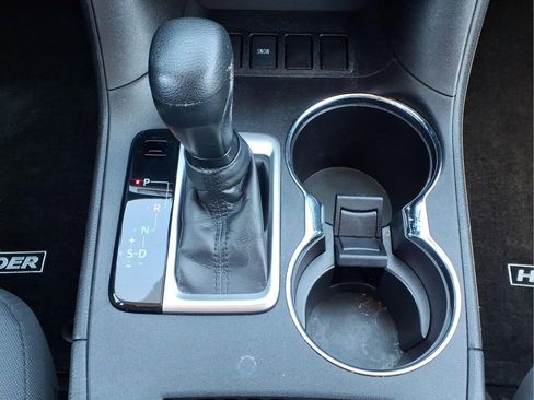 Used 2018 Toyota Highlander LE image 20