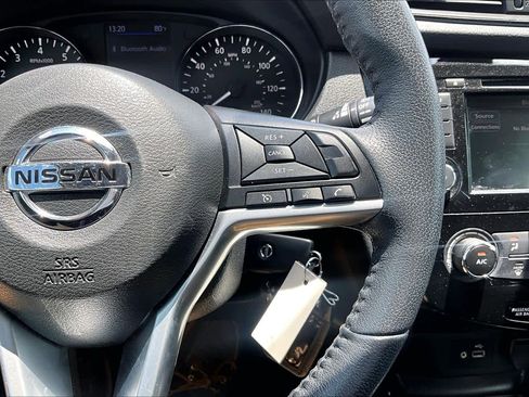 Used 2020 Nissan Rogue S w/ Special Edition Package FWD image 25