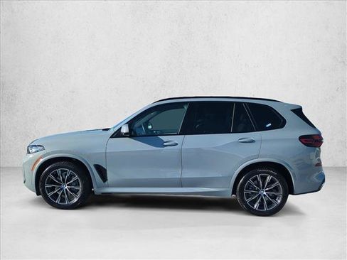 Used 2025 BMW X5 xDrive40i w/ M Sport Package AWD/4WD image 9