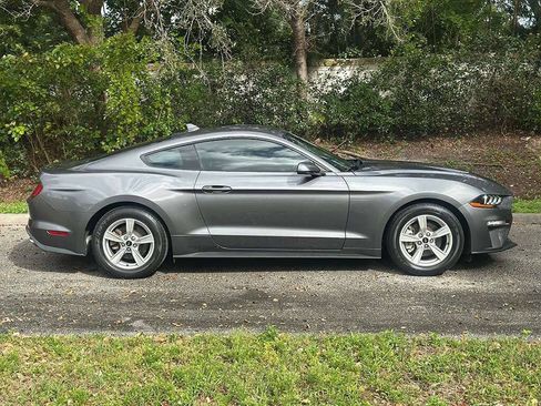 Used 2021 Ford Mustang Coupe RWD image 8