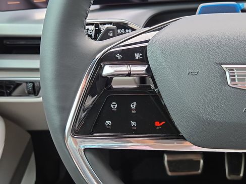 New 2026 Cadillac Vistiq Sport w/ LPO, Floor Liner Package image 21