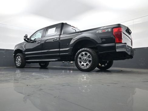 Used 2020 Ford F250 Lariat w/ Chrome Package image 27
