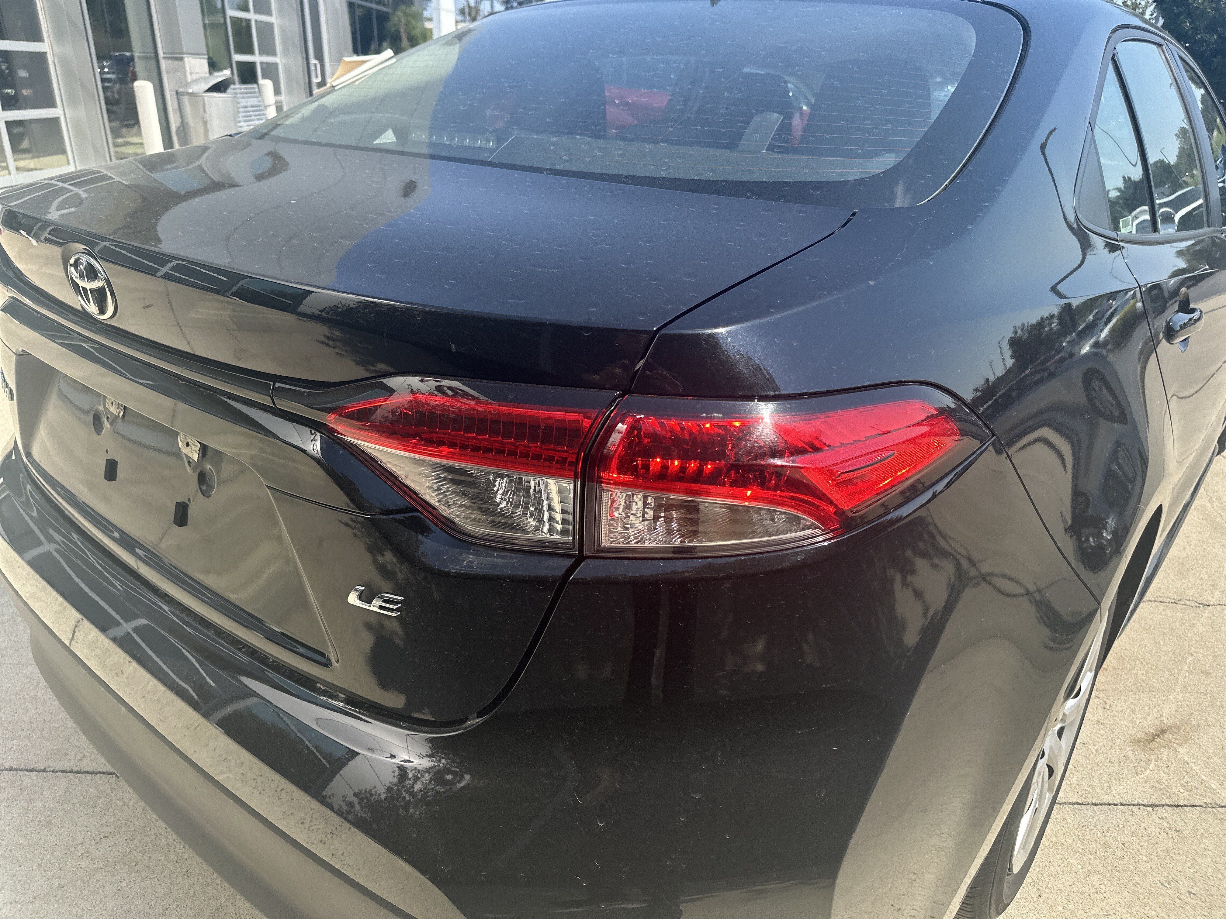 Used 2025 Toyota Corolla LE FWD image 12
