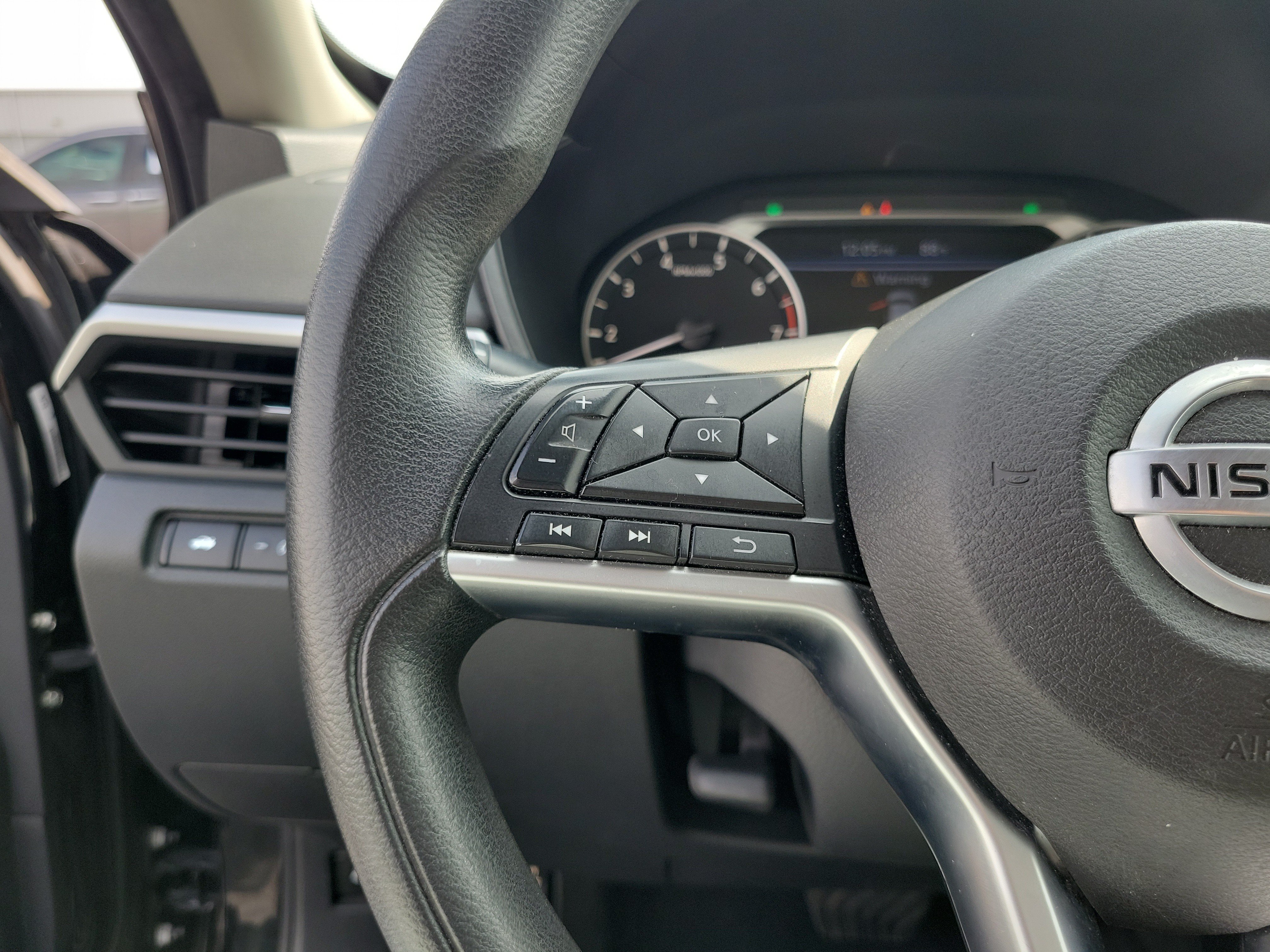 Used 2020 Nissan Altima 2.5 S FWD image 22