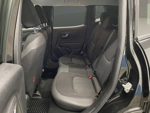 Used 2022 Jeep Renegade Trailhawk w/ Trailer Tow Group image 31