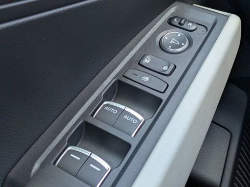 Certified 2025 Honda Accord LX image 22