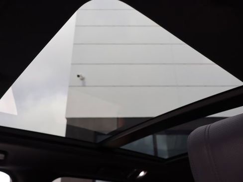 Used 2017 Land Rover Range Rover Sport image 45