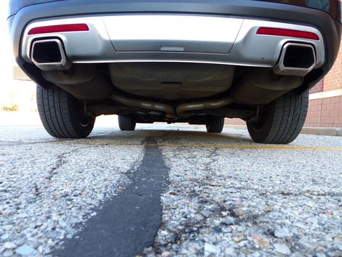 Used 2016 Ford Explorer Platinum image 9