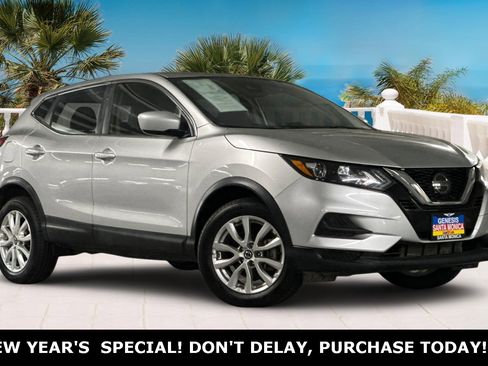 Used 2021 Nissan Rogue Sport S image 1