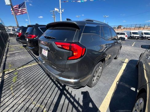 Used 2020 GMC Terrain Denali w/ Denali Premium Package AWD/4WD image 4