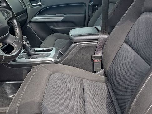Used 2022 Chevrolet Colorado LT w/ Fleet Safety Package image 4