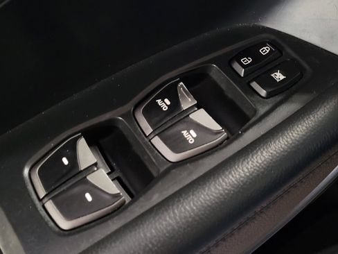 Used 2017 Hyundai Santa Fe Limited image 27