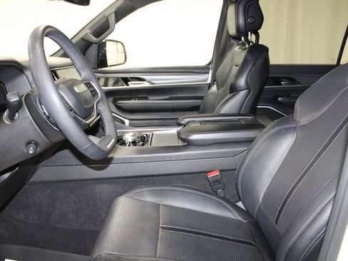 Used 2023 Jeep Wagoneer Series II AWD/4WD image 14
