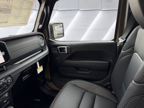 New 2026 Jeep Gladiator Sport AWD/4WD image 10