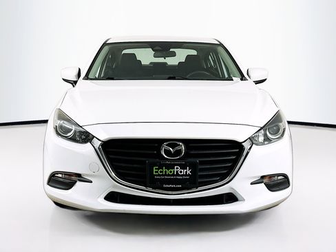 Used 2018 MAZDA MAZDA3 Sport image 2