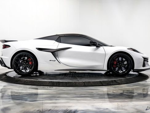 Used 2026 Chevrolet Corvette ZR1 w/ Stealth Interior Trim Package RWD image 27