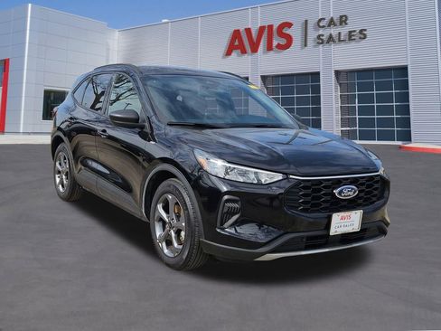 Used 2025 Ford Escape ST-Line image 9