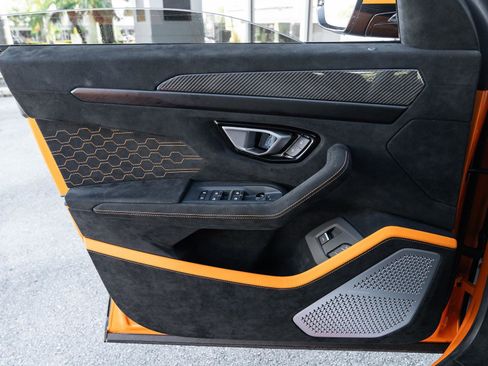 Used 2023 Lamborghini Urus Performante image 51