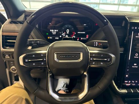 New 2026 GMC Yukon Denali w/ Advanced Technology Package AWD/4WD image 32