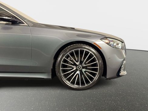 Used 2022 Mercedes-Benz S 580 4MATIC Sedan image 3