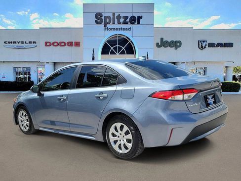 Used 2020 Toyota Corolla LE FWD image 3
