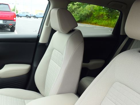 New 2026 Honda HR-V LX image 10