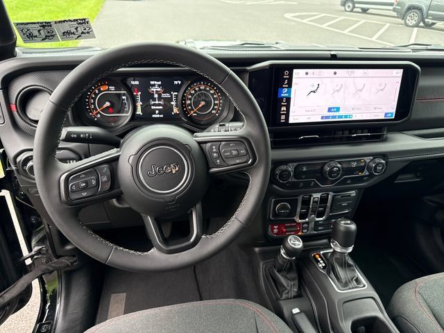 Used 2025 Jeep Wrangler Unlimited Rubicon AWD/4WD image 23