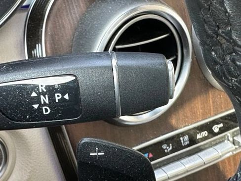 Used 2021 Mercedes-Benz GLC 300 4MATIC image 21