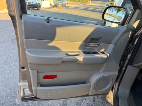 Used 2005 Dodge Durango SLT w/ Interior Convenience Group image 9