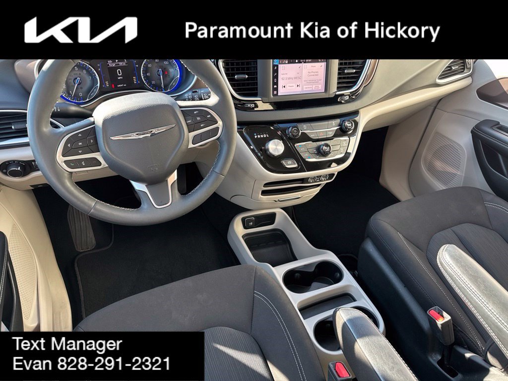 Used 2023 Chrysler Voyager LX FWD image 15