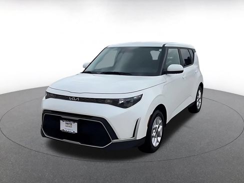 Used 2025 Kia Soul LX w/ LX Technology Package FWD image 7