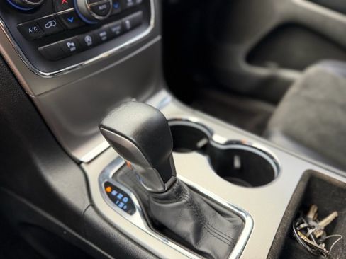 Used 2018 Jeep Grand Cherokee Altitude RWD image 17