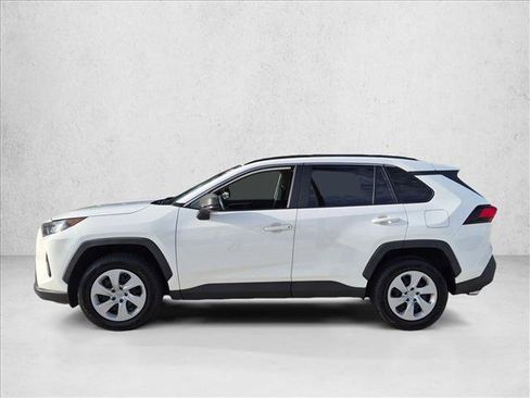 Used 2020 Toyota RAV4 LE FWD image 8