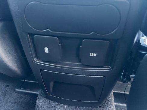 Used 2023 Ford Explorer XLT w/ Equipment Group 202A AWD/4WD image 37