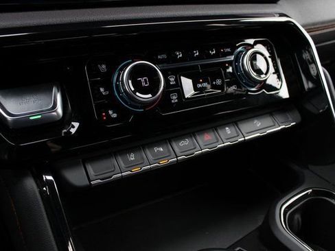 Used 2024 GMC Sierra 2500 AT4 w/ AT4 Premium Plus Package image 14