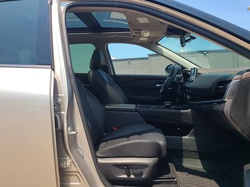 Used 2023 Nissan Rogue SL AWD/4WD image 28