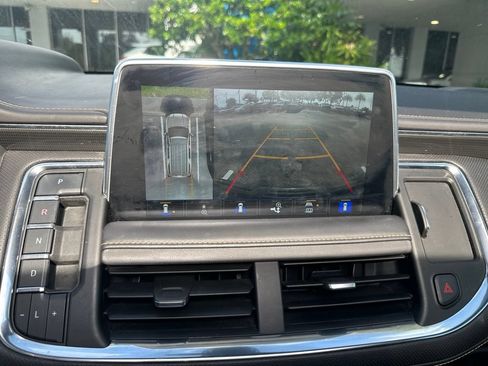 Used 2021 GMC Yukon XL AT4 w/ Rear Media and Nav Package AWD/4WD image 9