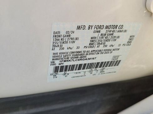 Used 2024 Ford Explorer King Ranch w/ Technology Package image 18