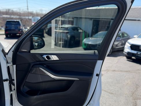 Used 2019 BMW X7 xDrive40i w/ Premium Package image 30