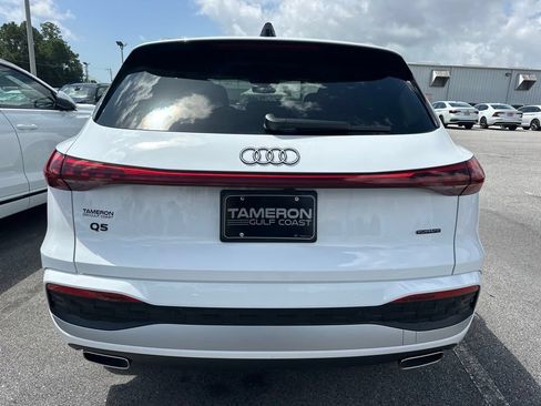 Used 2025 Audi Q5 Premium w/ 19" Wheel Package AWD/4WD image 3