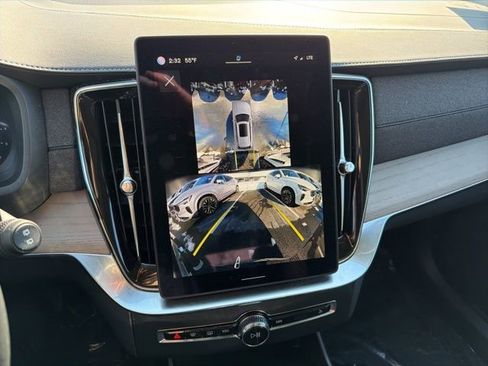 New 2025 Volvo XC90 B6 Plus w/ Protection Package Premier image 17