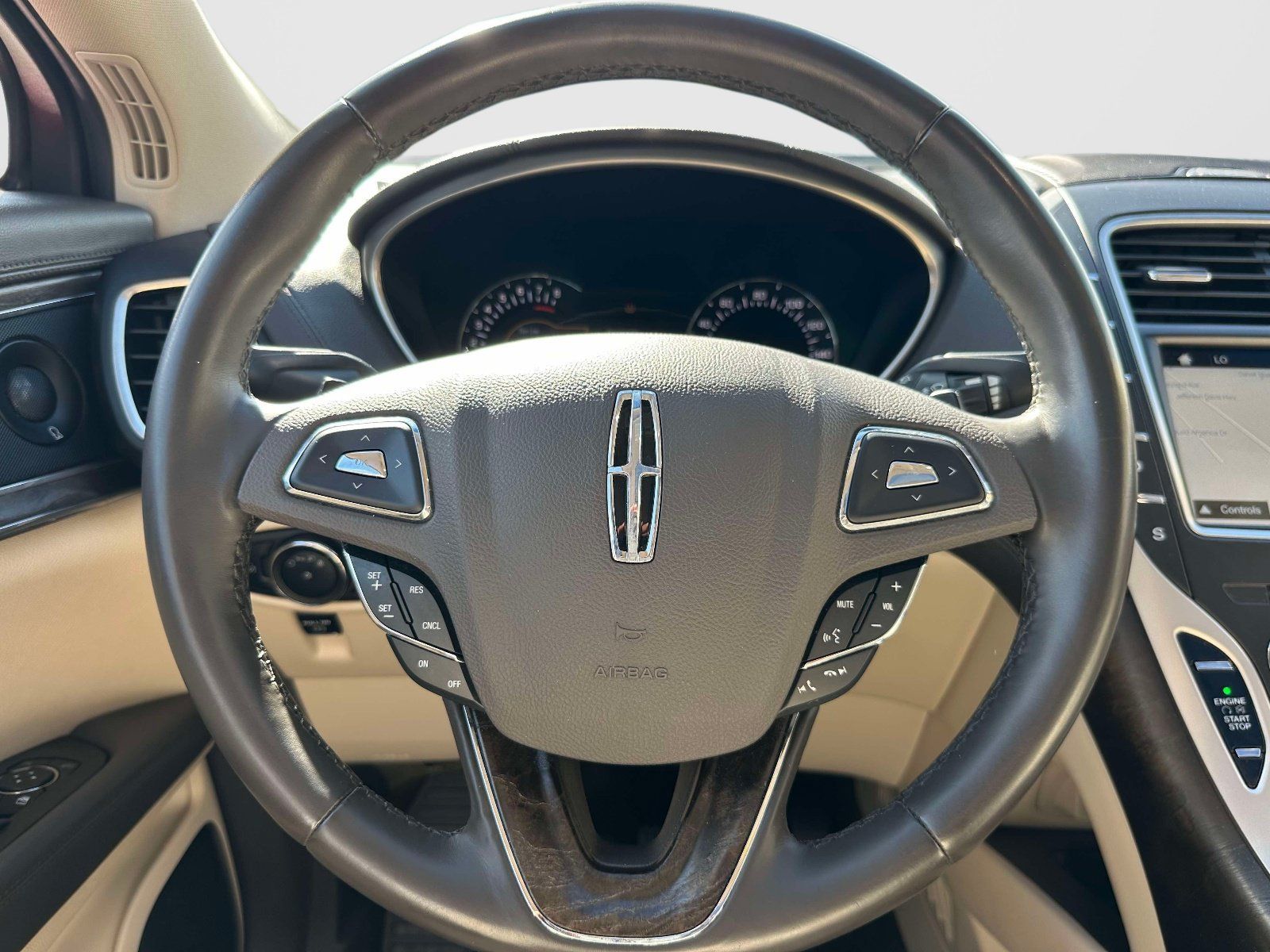 Used 2017 Lincoln MKX Select w/ Select Plus Package AWD/4WD image 21
