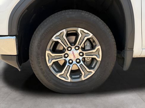 Used 2025 GMC Sierra 1500 SLT RWD image 18