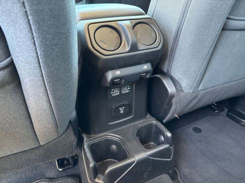 Used 2025 Jeep Wrangler Unlimited Sahara AWD/4WD image 22