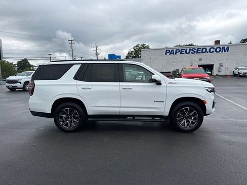 Used 2023 Chevrolet Tahoe Z71 w/ Luxury Package AWD/4WD image 3
