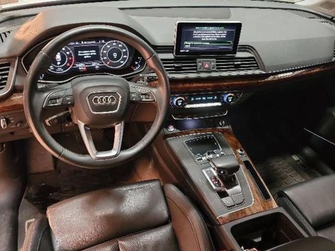 Used 2018 Audi Q5 2.0T Premium Plus image 3
