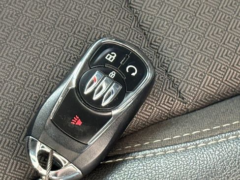 Used 2025 Buick Encore GX Preferred FWD image 21