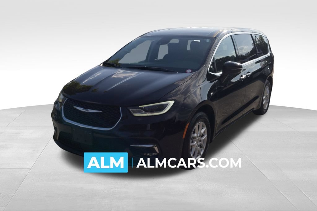 Used 2024 Chrysler Pacifica Touring-L FWD image 1