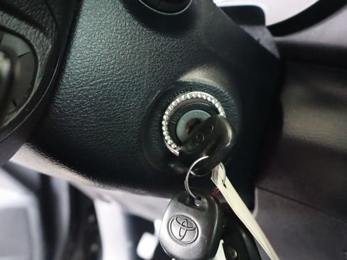 Used 2010 Toyota Highlander SE AWD/4WD image 23